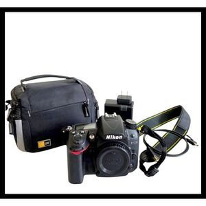 Nikon D7000 16.2 MP Digital SLR Camera (body only) shutter count @7015